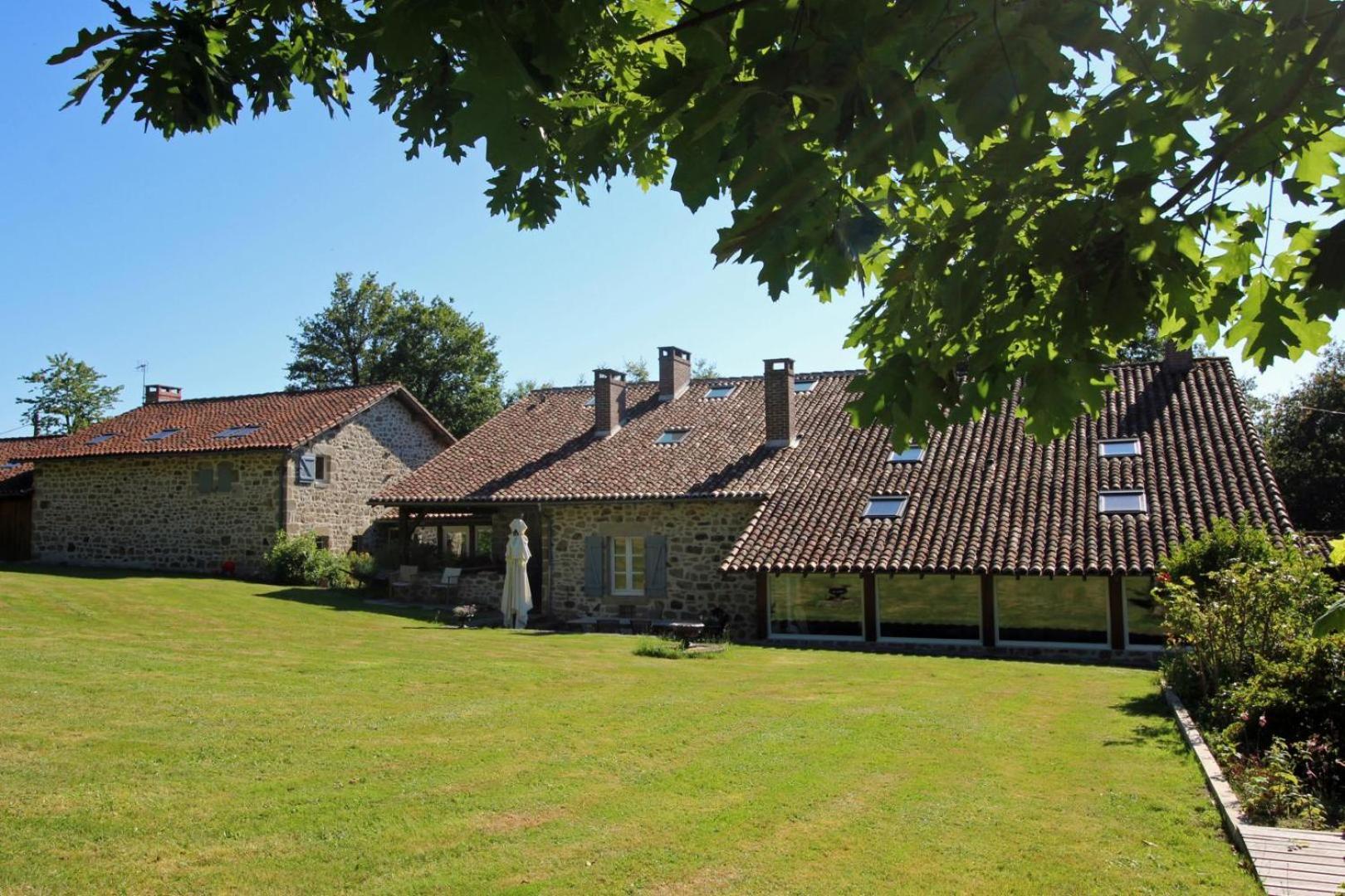 La Grande Foret Saint-Jouvent Exterior foto